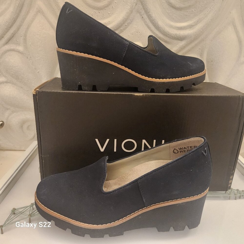 Vionic "Willa" Lug Wedge. Dark Navy Blue. NIB. Size 5